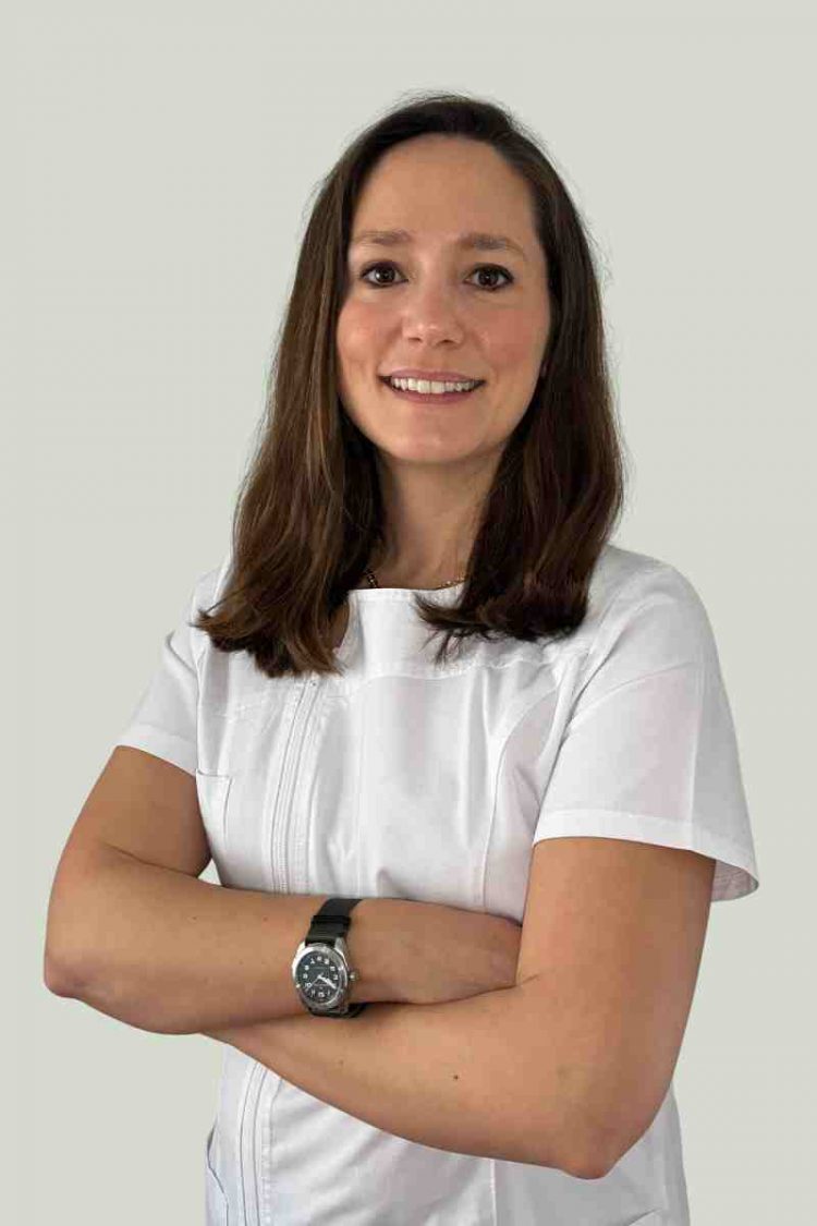 Clínica dental Getafe Dra. Lola Rodríguez 1 Lola, odontóloga especialista en ortodoncia y alineadores invisibles en Clínica Dental Getafe Studio.