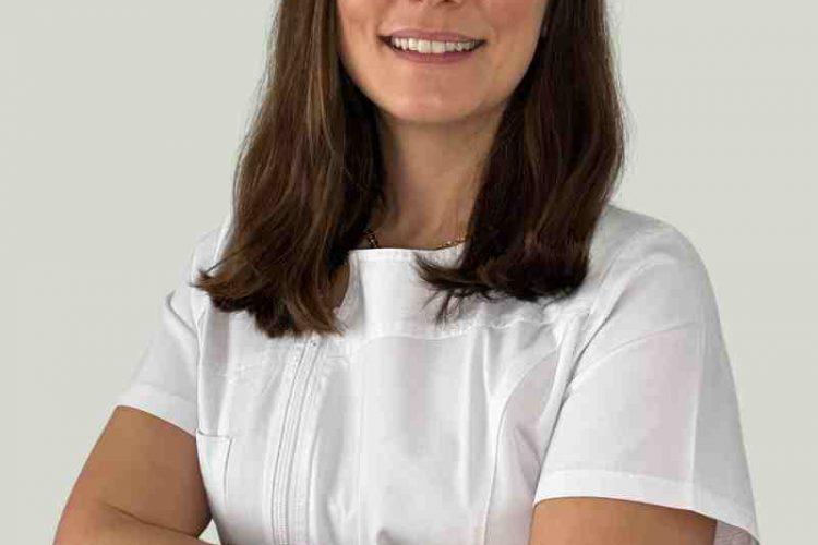Clínica dental Getafe Dra. Lola Rodríguez 1 Lola, odontóloga especialista en ortodoncia y alineadores invisibles en Clínica Dental Getafe Studio.